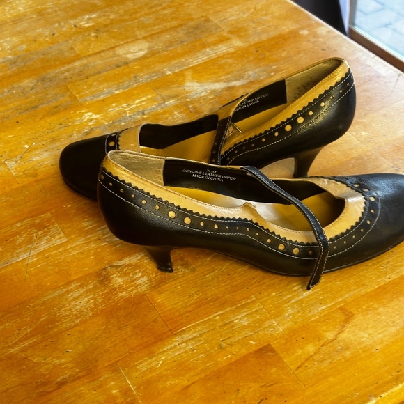 Shoes - Picture 1 of 3